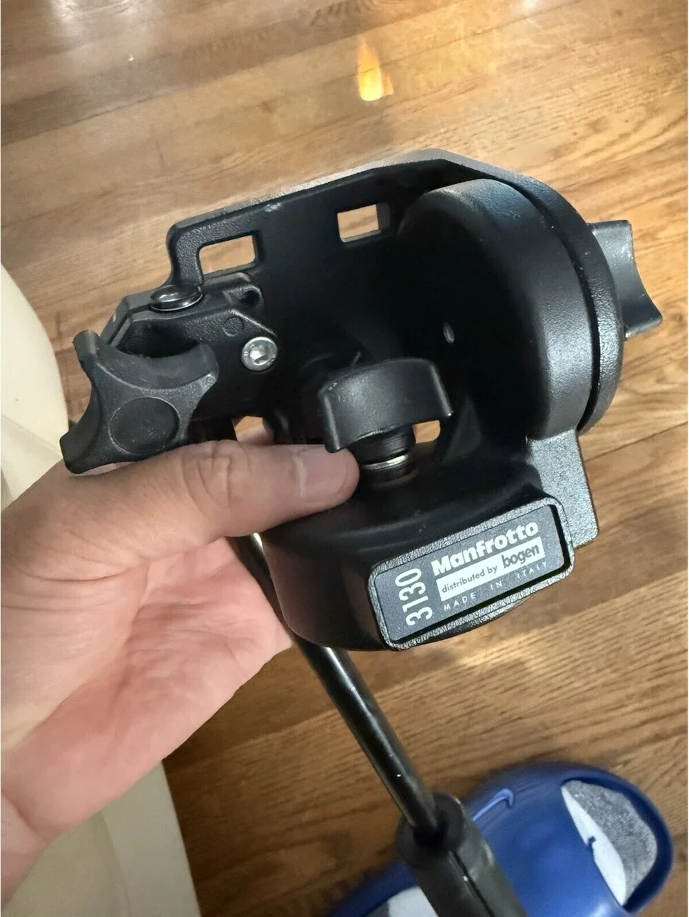 Bogen 3130 Micro Fluid Tripod Head With Manual